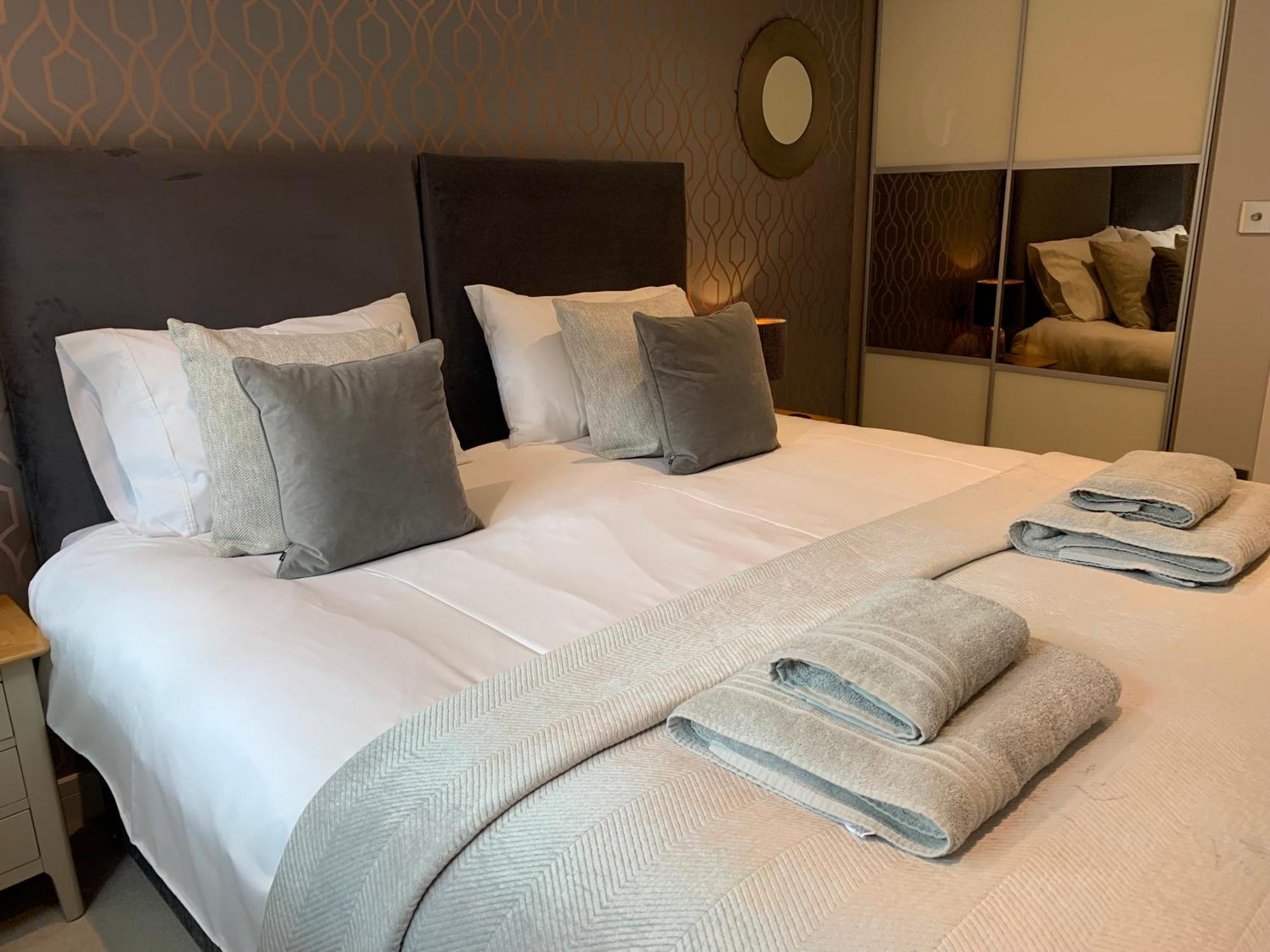 #8 Brunel House Luxury Apartment In غْريت مالفيرن المظهر الخارجي الصورة