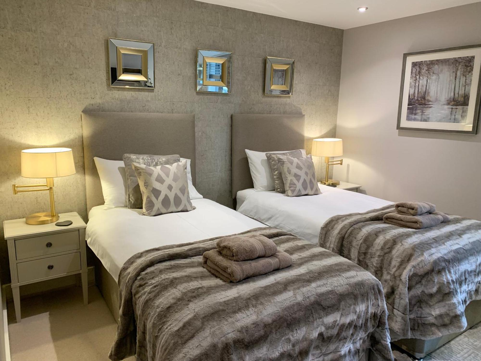 #8 Brunel House Luxury Apartment In غْريت مالفيرن المظهر الخارجي الصورة